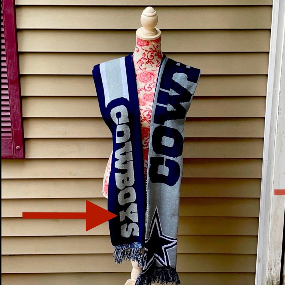 Dallas Cowboys Scarf (Pictured On The Left)